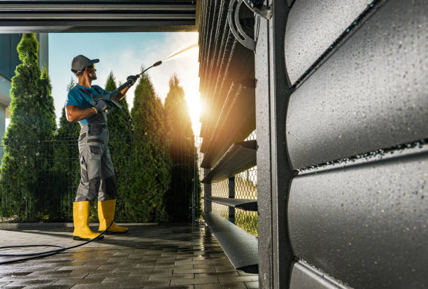 Best Animal Enclosure Cleaning  in Newberry, FL